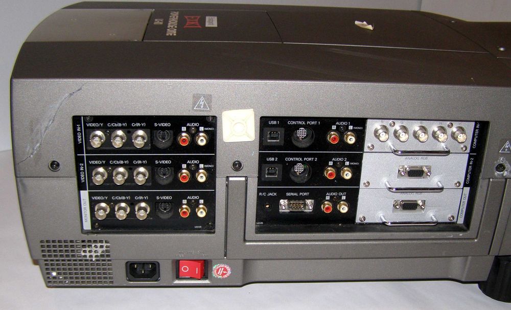 Videoproiector Eiki LC X1