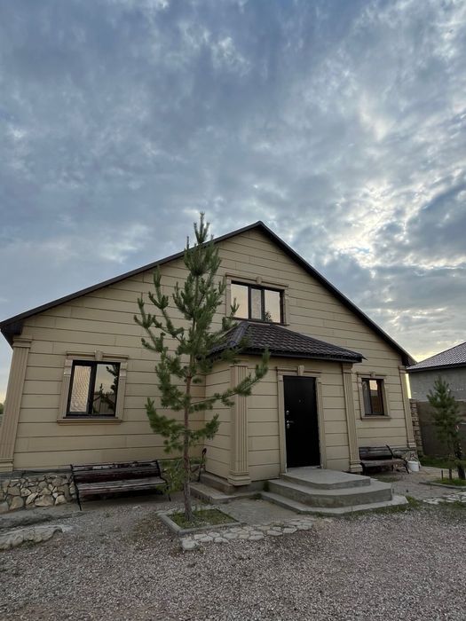 Просторный мансардный дом 5 комнат, отличное расположение!