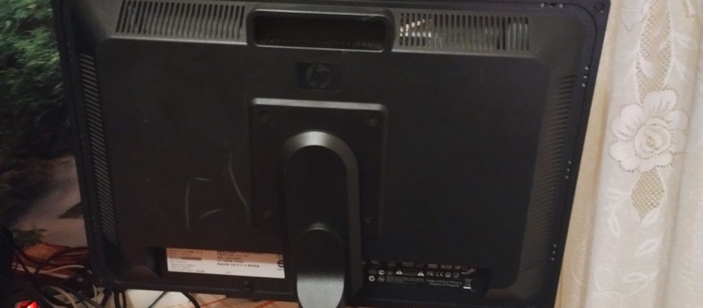 Продавам монитор ,hp