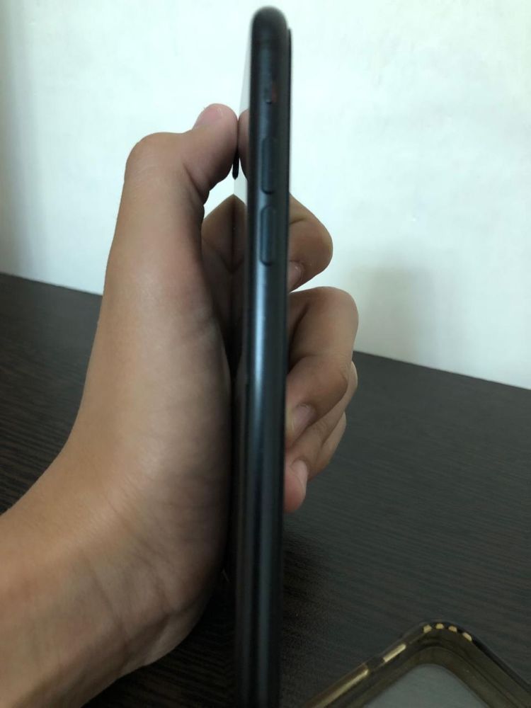 iPhone SE 2020 64гб