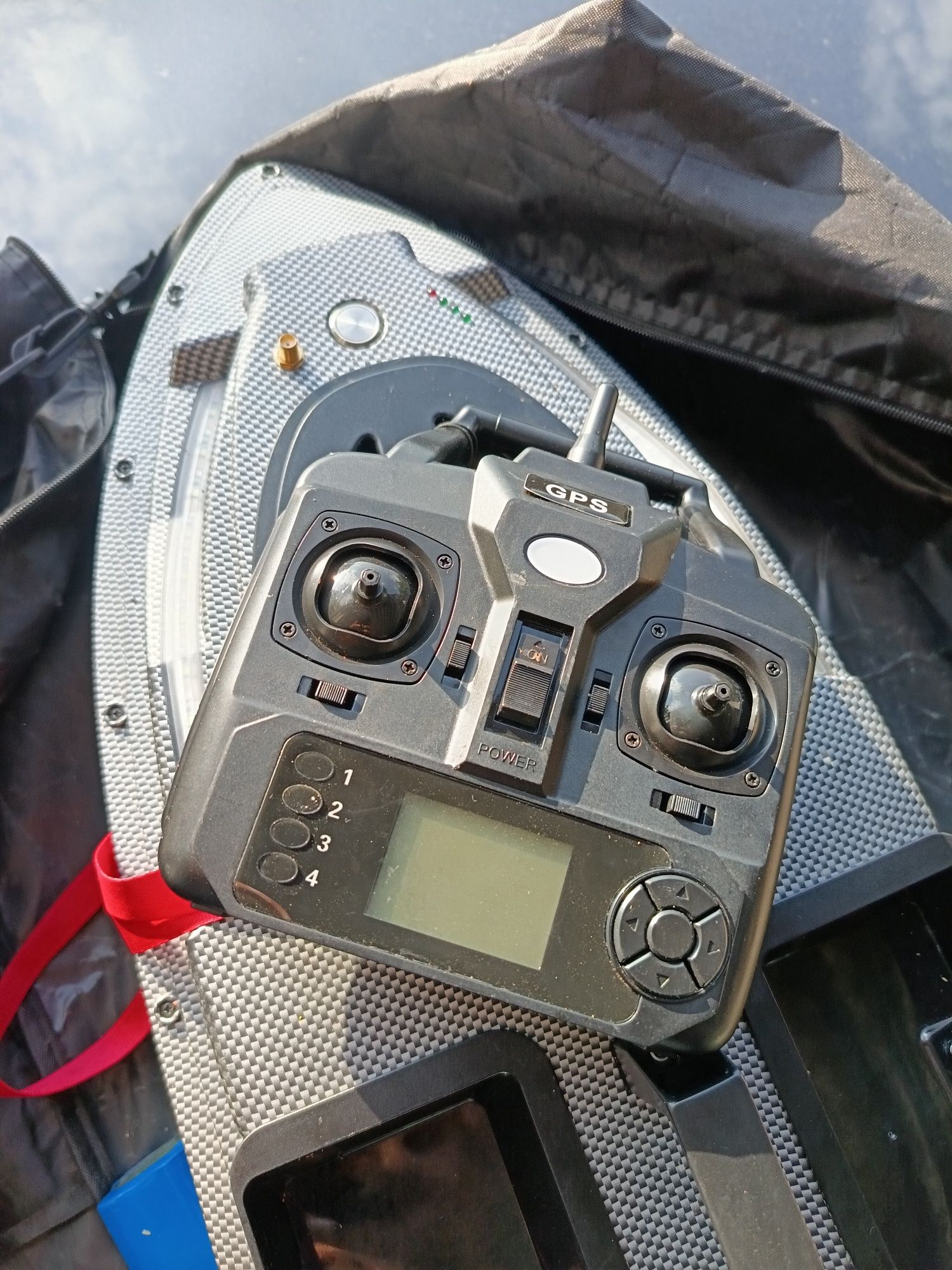 Лодка за захранка Flytec V900 GPS