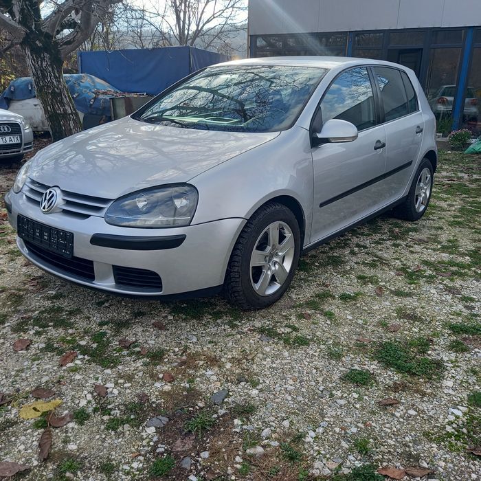 Vând Volkswagen Golf 5
