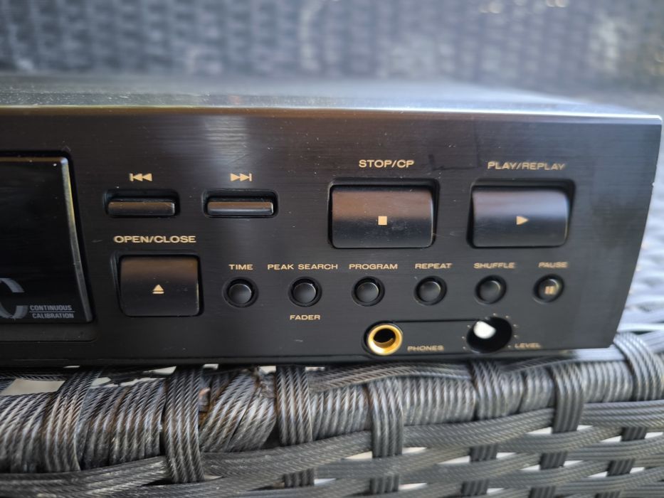 Vând cd player MARANTZ CD46