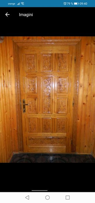 Uși din lemn masiv