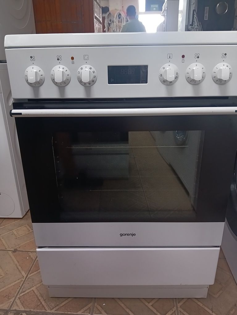 Свободно стояща печка с керамичен плот Gorenje  24 месеца гаранция!