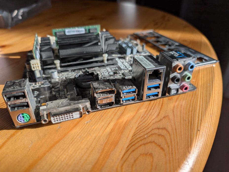 Placa de baza ASRock N315-ITX, CPU Intel N3150, 16GB DDR3 SODIM RAM