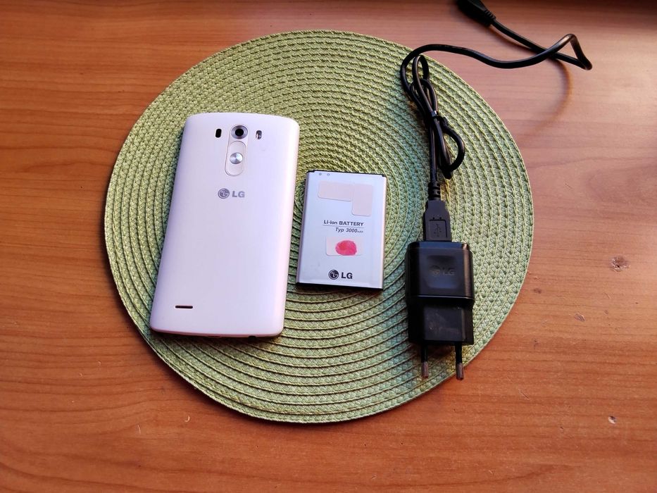страхотен евтин смартфон с сменена чисто нова батерия LG 3