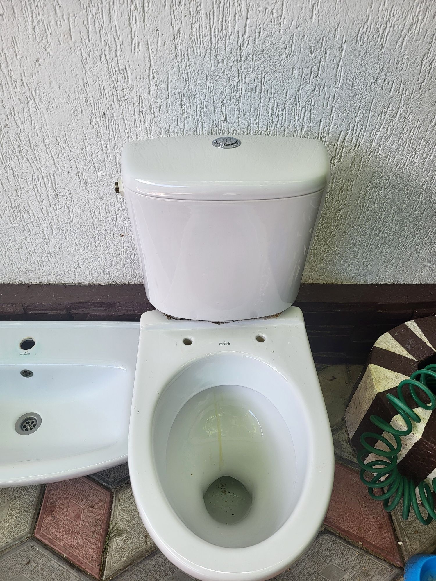 Vând chiuveta și wc