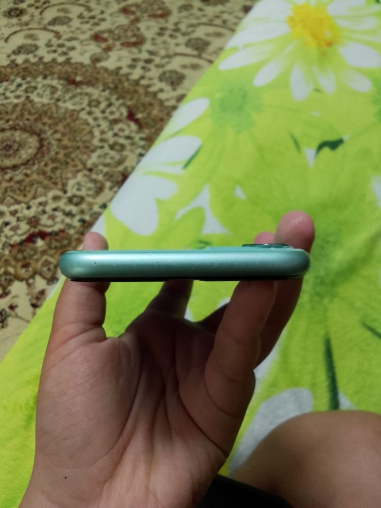 iPhone 11/64 в идеальном состоянии