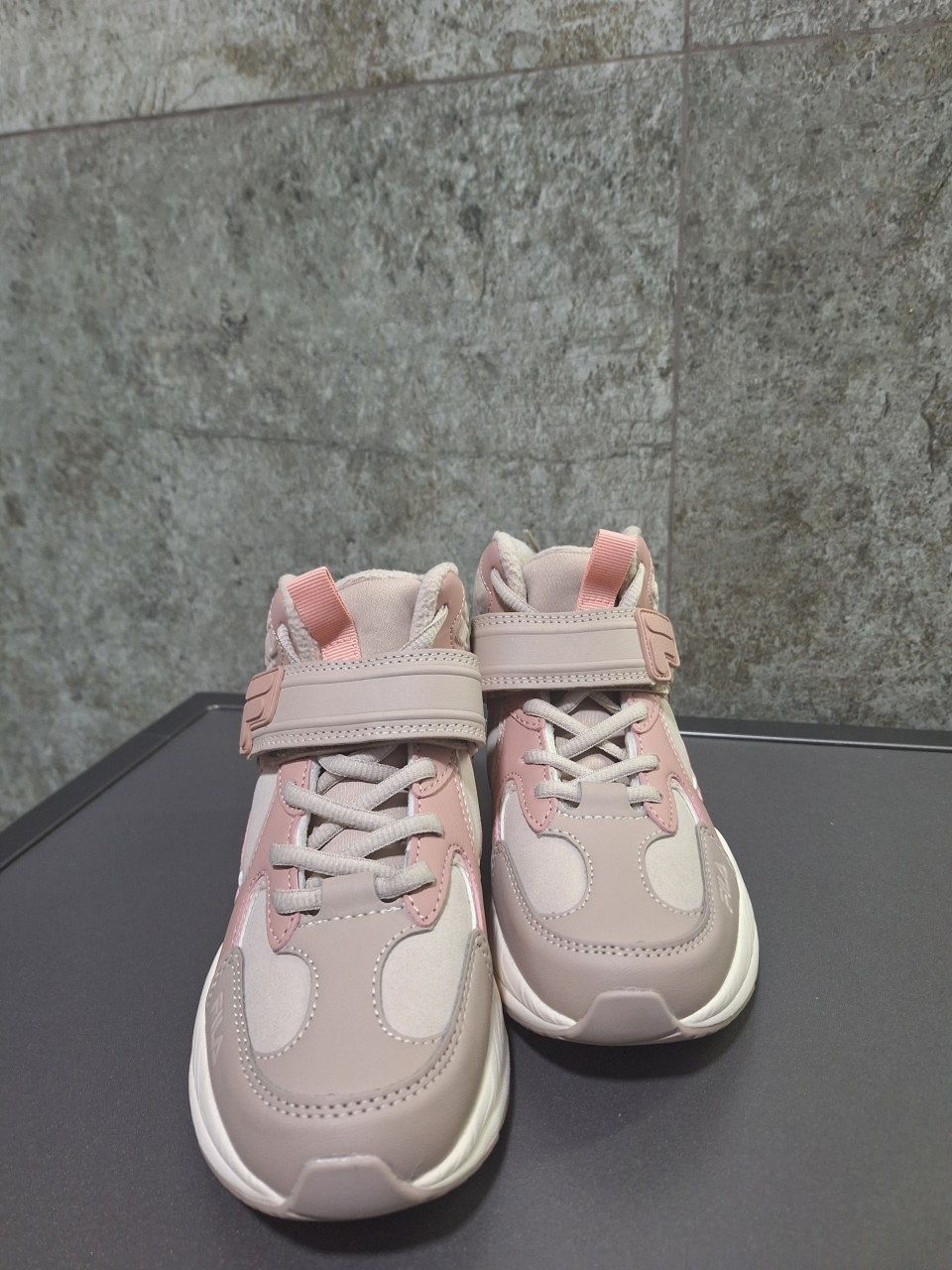 Кроссовки Fila 35-36 размер
