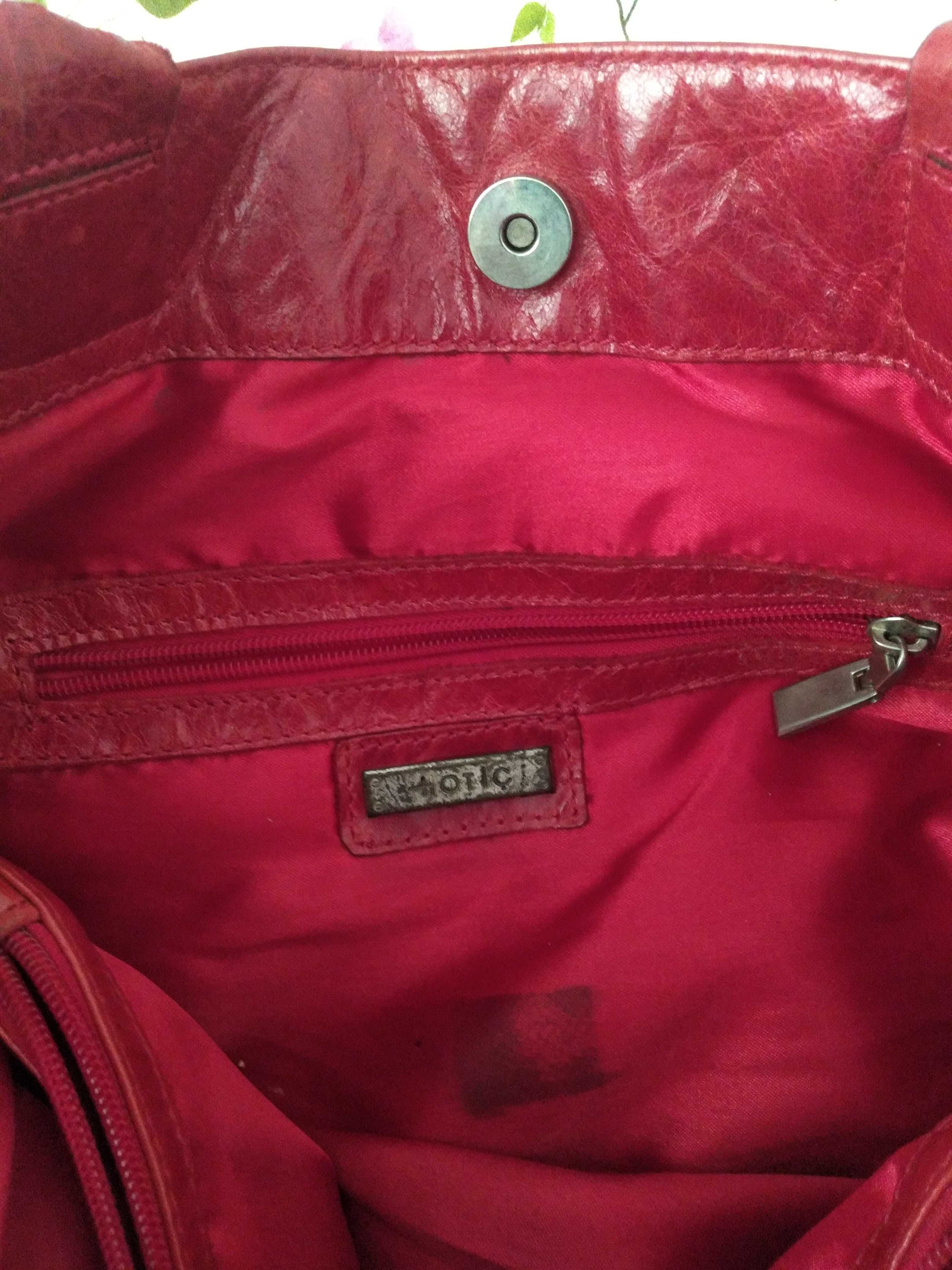Червена дамска чанта от естествена кожа
