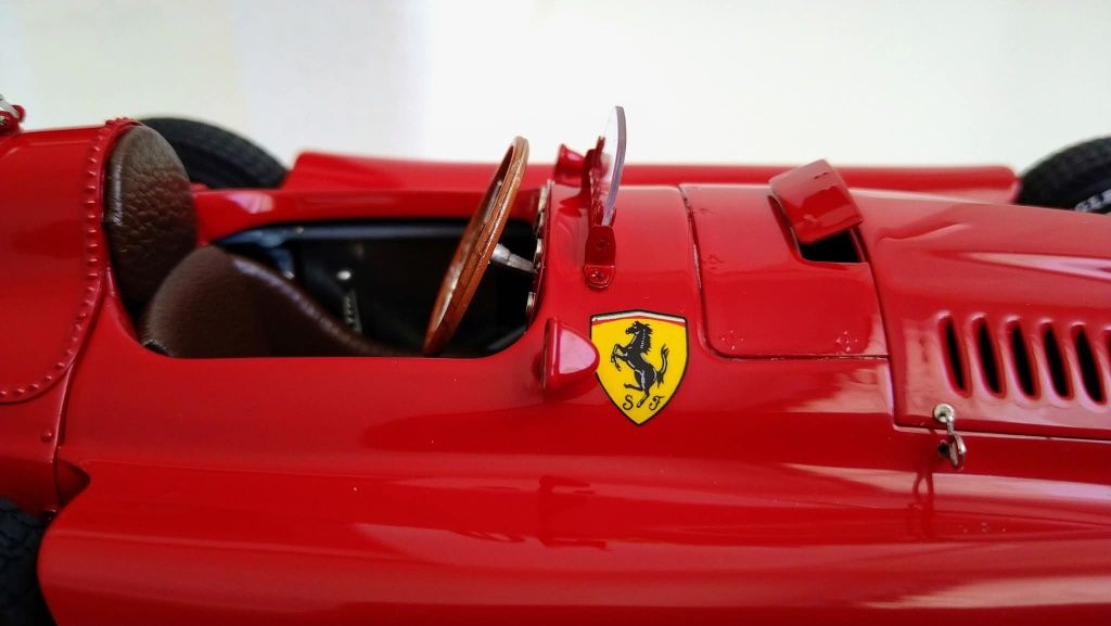 Machetă Ferrari D50 Fangio #1 CMC 1/18