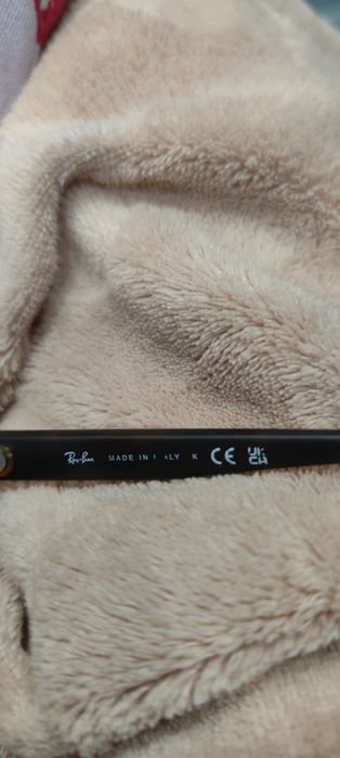 Ochelari de soare Ray Ban RB4170 cu defect