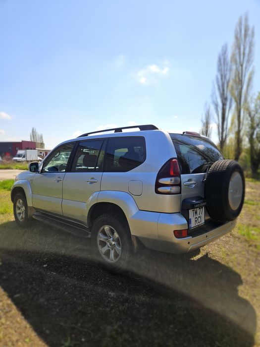 Toyota Land Cruiser, an 2006, 265.000 km, 7 locuri, 2 set-uri cauciuc