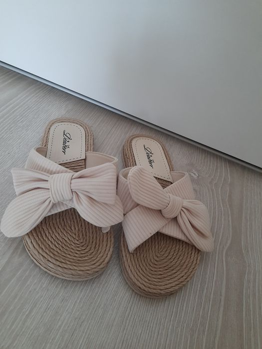 Transport gratuit! Slapi Diaberr marimea 36, sandale Aldo