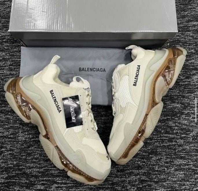 Обувки Balenciaga Triple S SWarovski 469лв