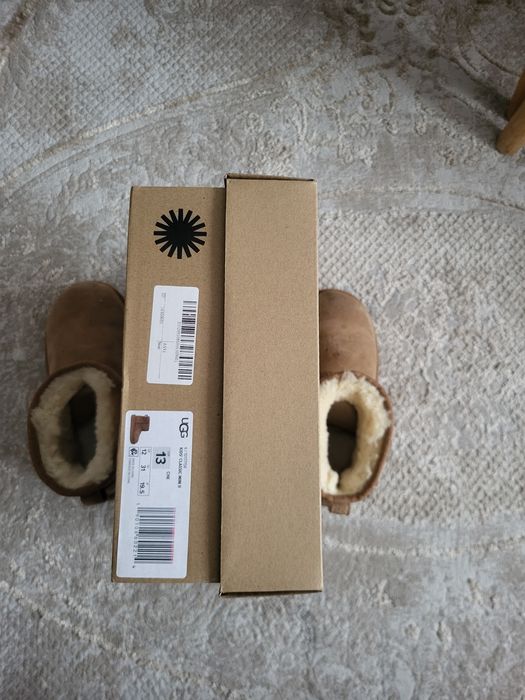 Cizme UGG kid's classic mini II marime EU 31(19,5)