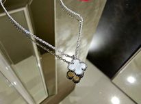 Van Cleef Sweet Alhambra колие и обеци