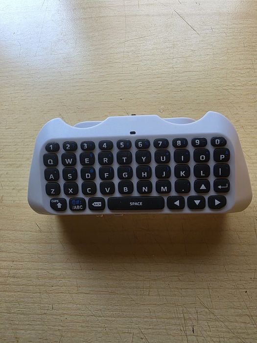 JYS Безжична QWERTY клавиатура (чатпад) за PS5 контролер - Бяла