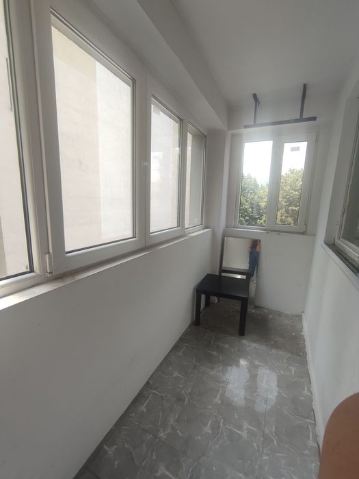 PROPRIETAR Vând apartament 2 camere decomandat la 400m de metrou