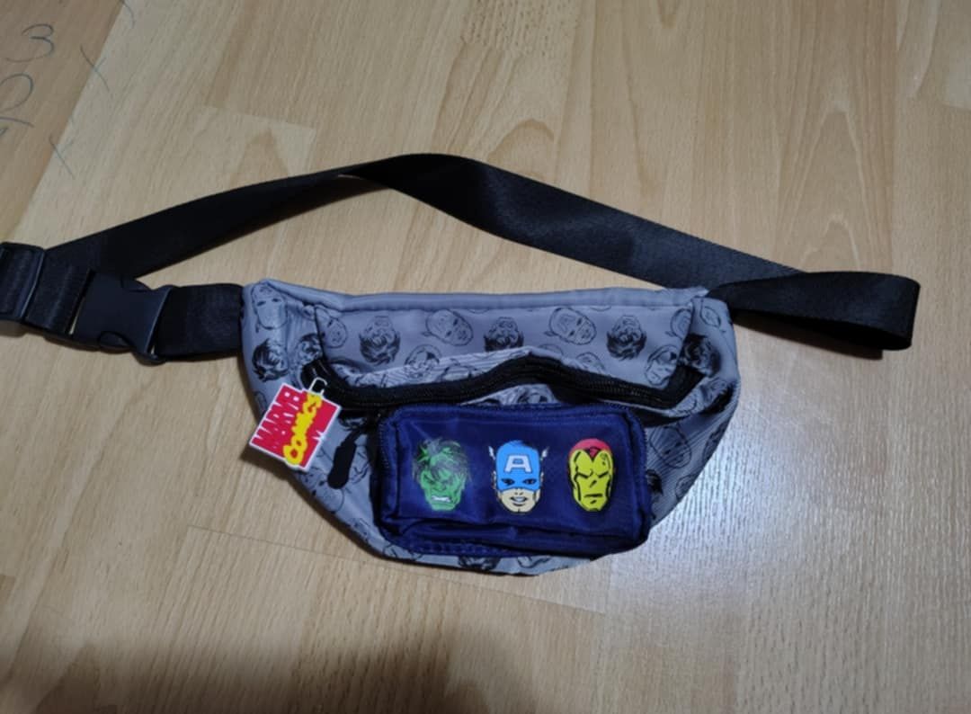 Borseta si ochelari Marvel pt copii