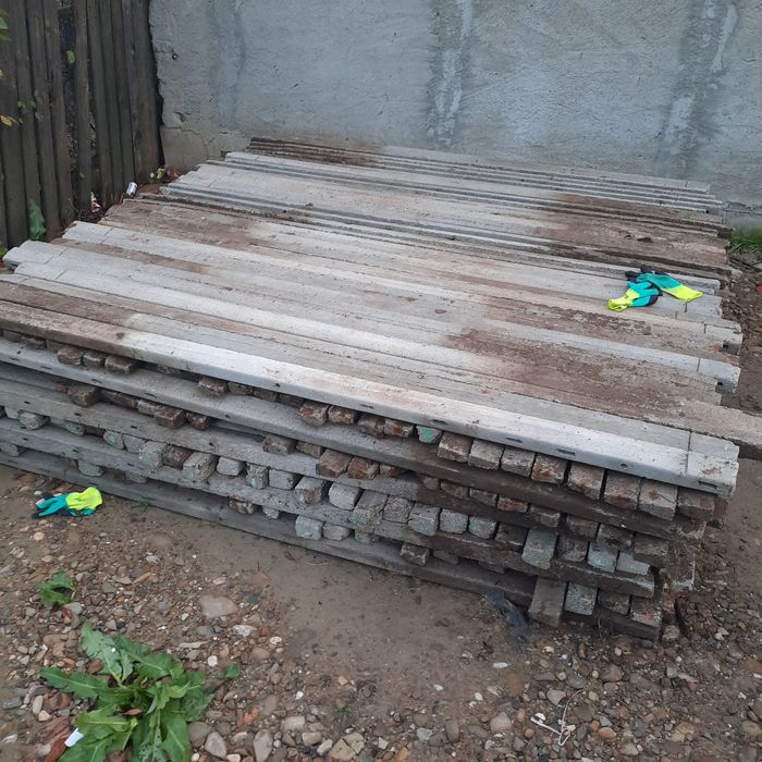 Spalieri stalpi din beton italia