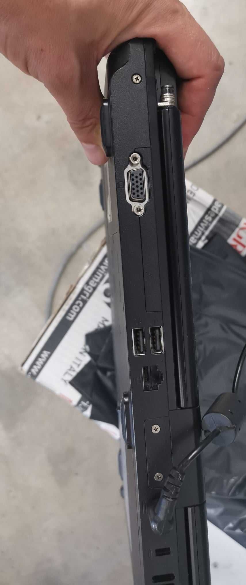 Продавам лаптоп Packard Bell