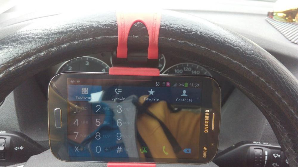 Vand suport telefon universal pt. fixare pe volan