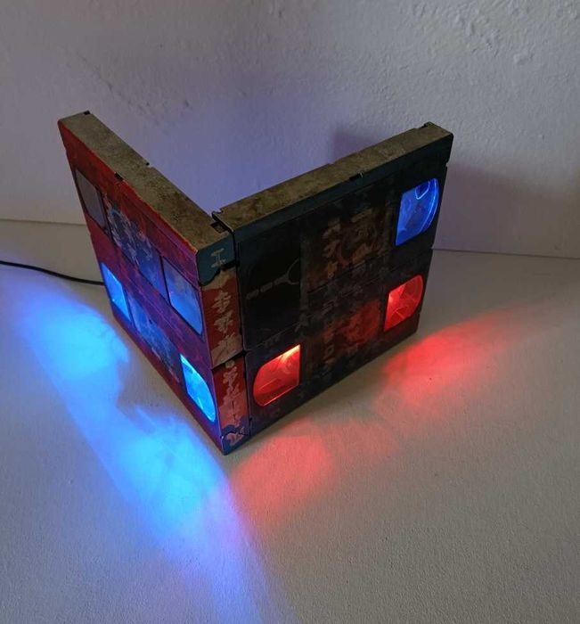 Модный ночник в комнату подростка