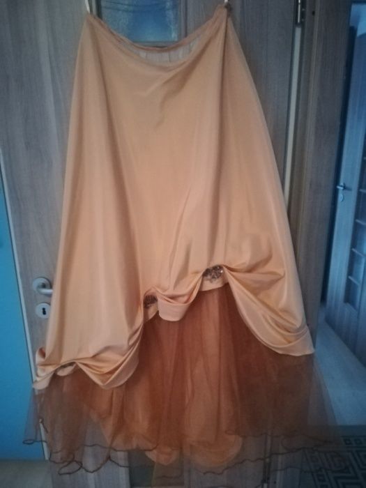 Vand corset cu fusta de gala