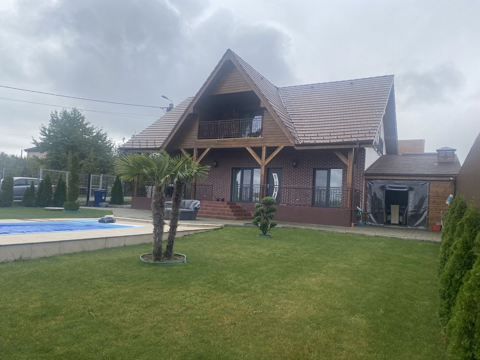 Vand sau schimb cu apartament