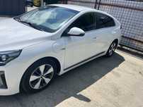 Hyundai ioniq 2018 plug-in hybrid.
