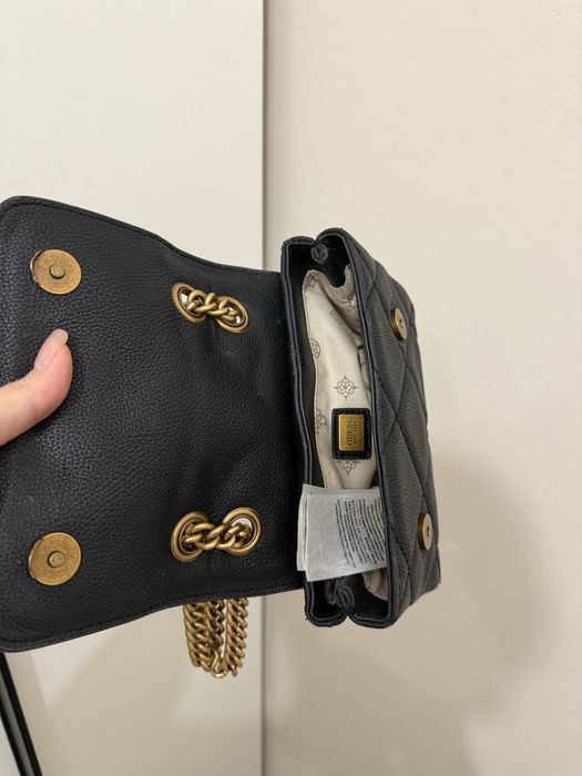 Продаю оригинальную сумку Guess