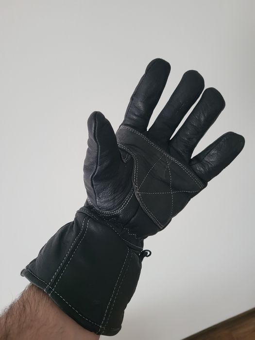 Manusi de piele naturala