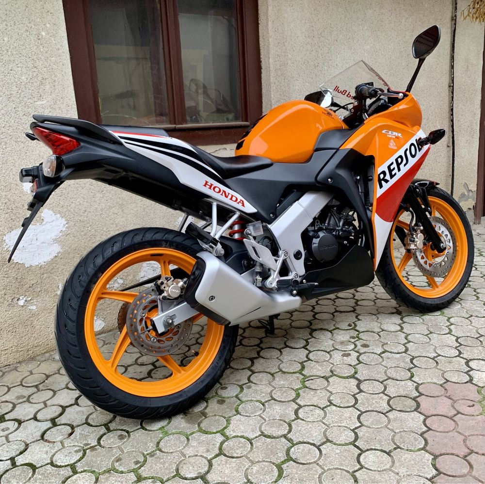 Honda CBR 125 R 2015 Repsol Categoria A1