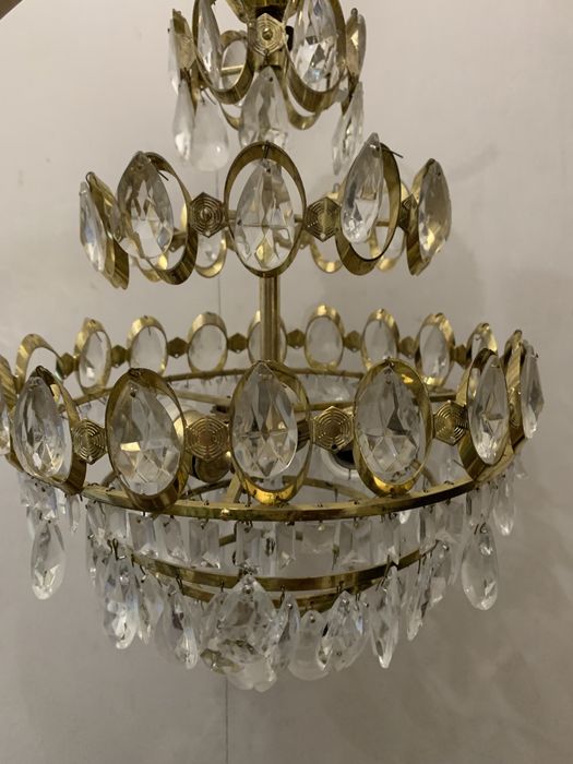 Продам люстру хрусталь