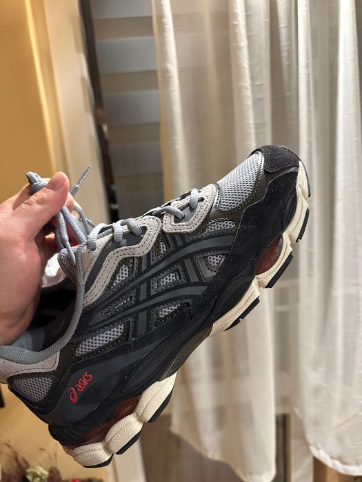 ASICS Gel-NYC
"Gravel & Black"