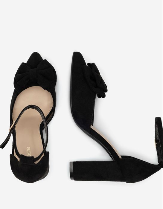 Елегантни черни обувки DeeZee
