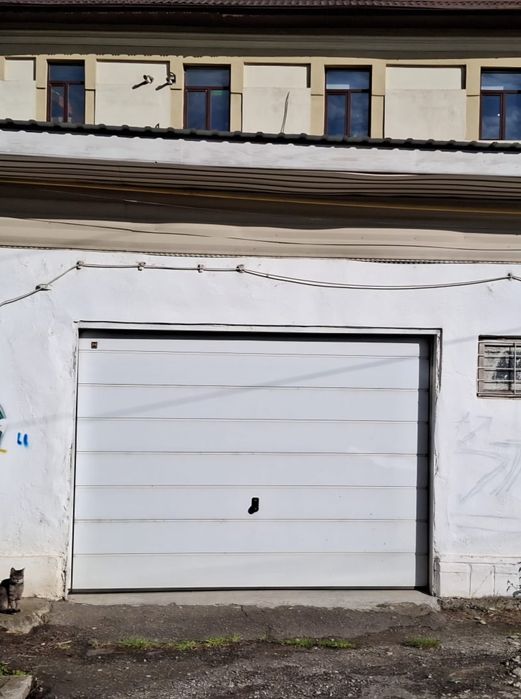Inchiriez garaj 40mp centru