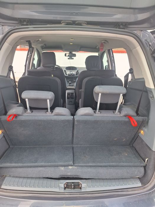 Ford Grand C Max 7 locuri