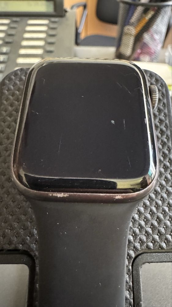 Apple Watch Series 4 44mm Space Gray Sport Black