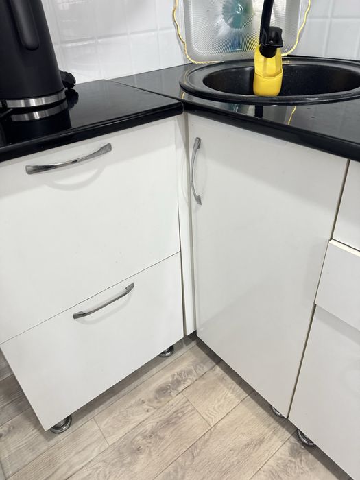 Продам кухонный гарнитура