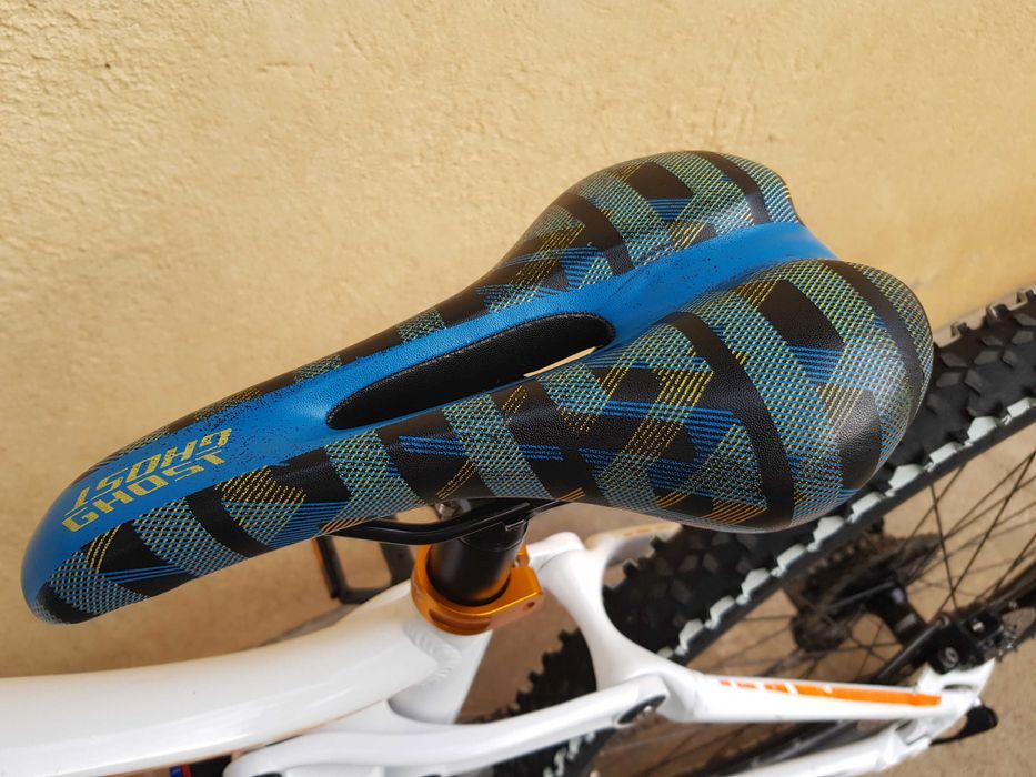Bicicleta Ghost, suspensie pe aer, frane hidraulice, roti pe 27.5"