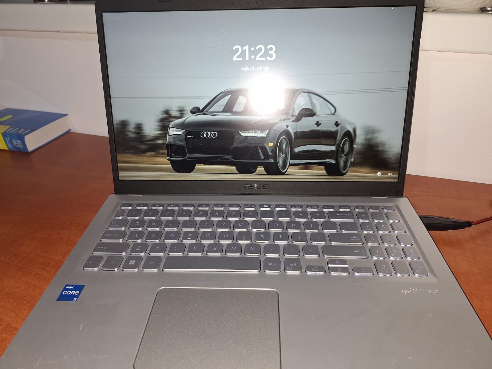 Laptop Asus X515EA