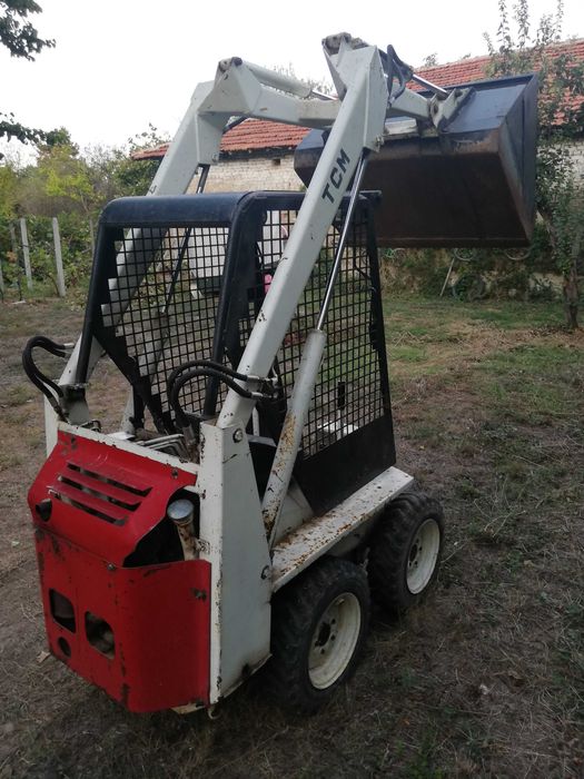 Продавам мини челен товарач  BOBKAT TCM 315