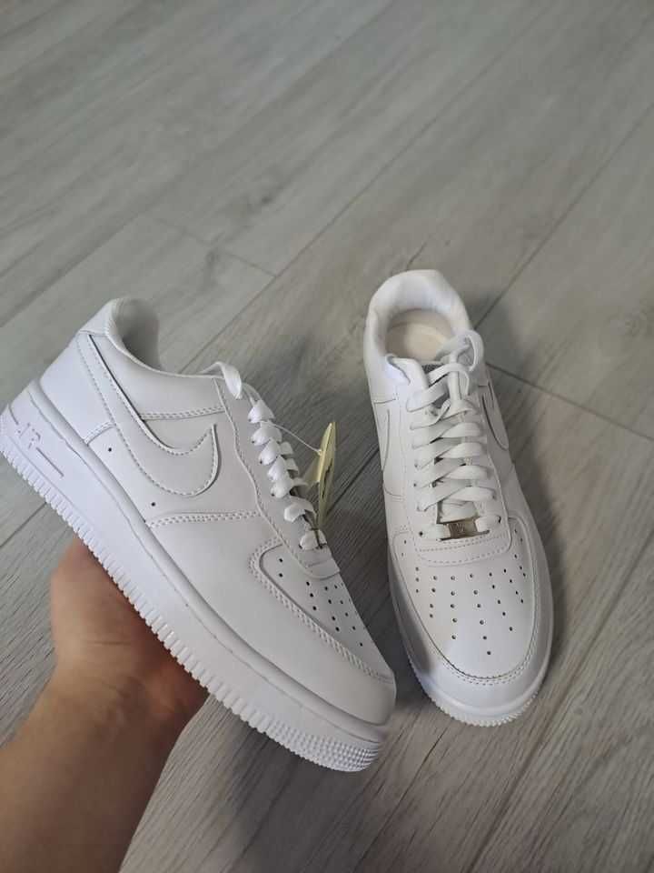 Adidasi Superbi Nike AirForce 1 Tripple White