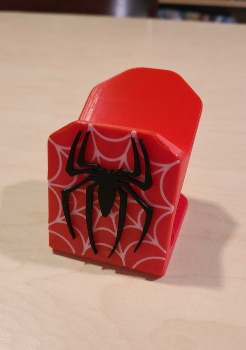 Suport controler Spider-Man – cadoul ideal pentru gameri