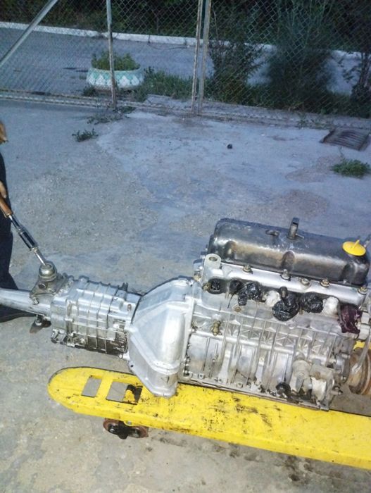 Продам газ 3110 по запчастям имеется все пока