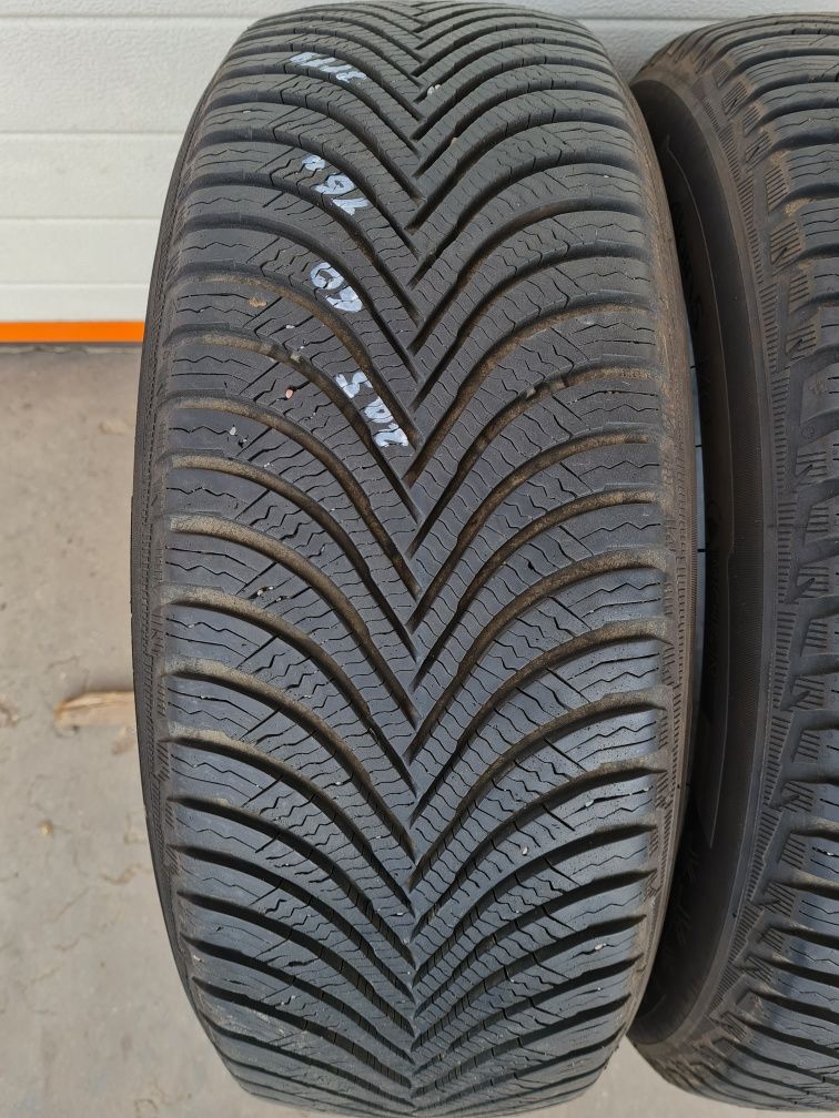 Зимни гуми 2 броя MICHELIN Alpin5 205 60 R16 дот 3219