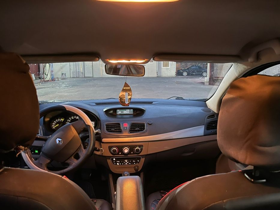 Renault Fluence 2012 motor 1.6 benzina și GPL VARIANTE